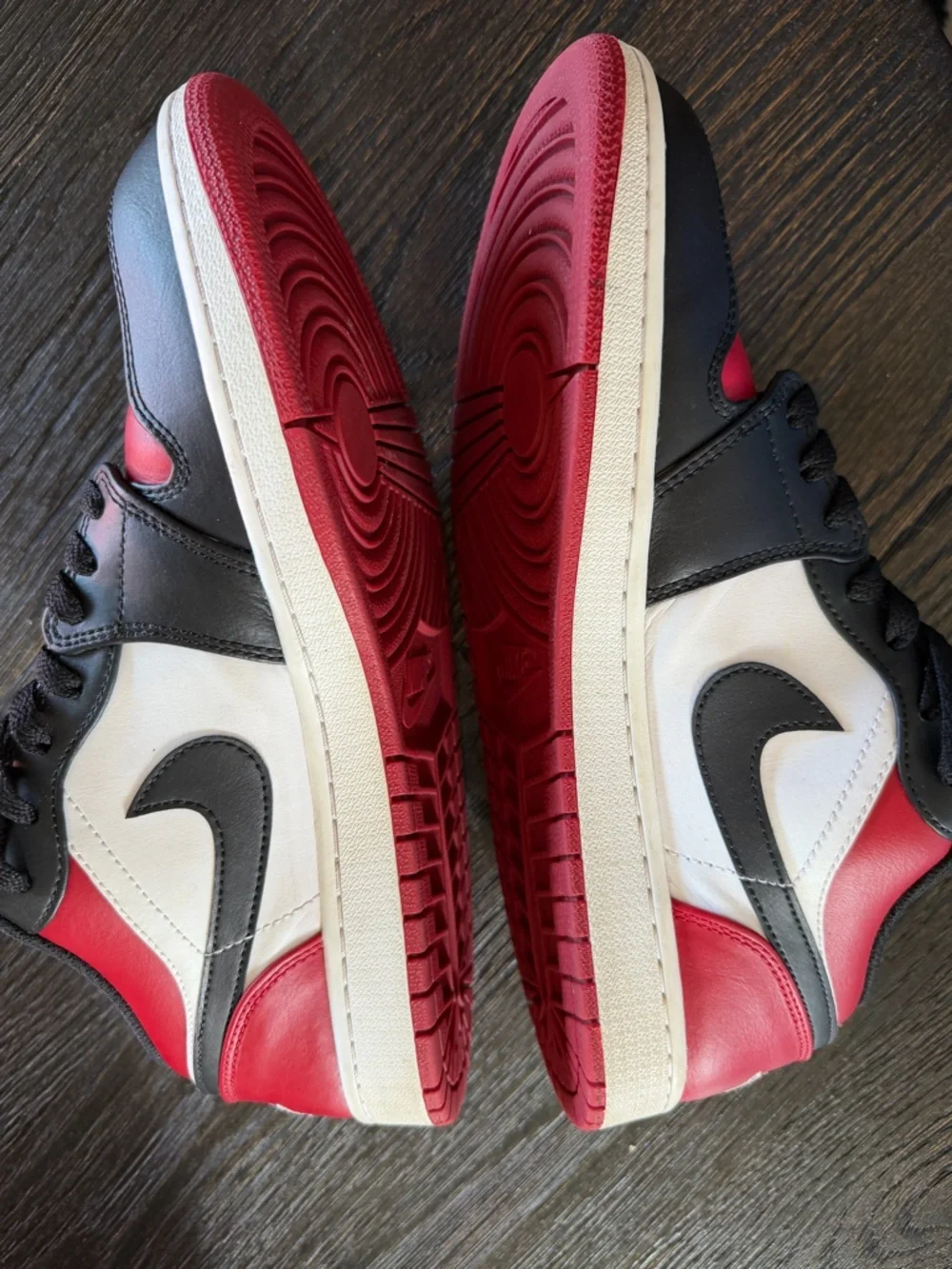 Nike Jordan 1 Low Bred Toe Size 11 Gym Red White Black Chicago